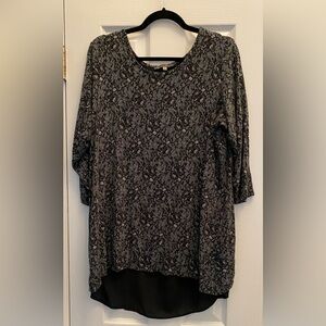 Rose & Olive - 3/4 sleeves - blouse -lace print - wrap back w/ black lining - 1X